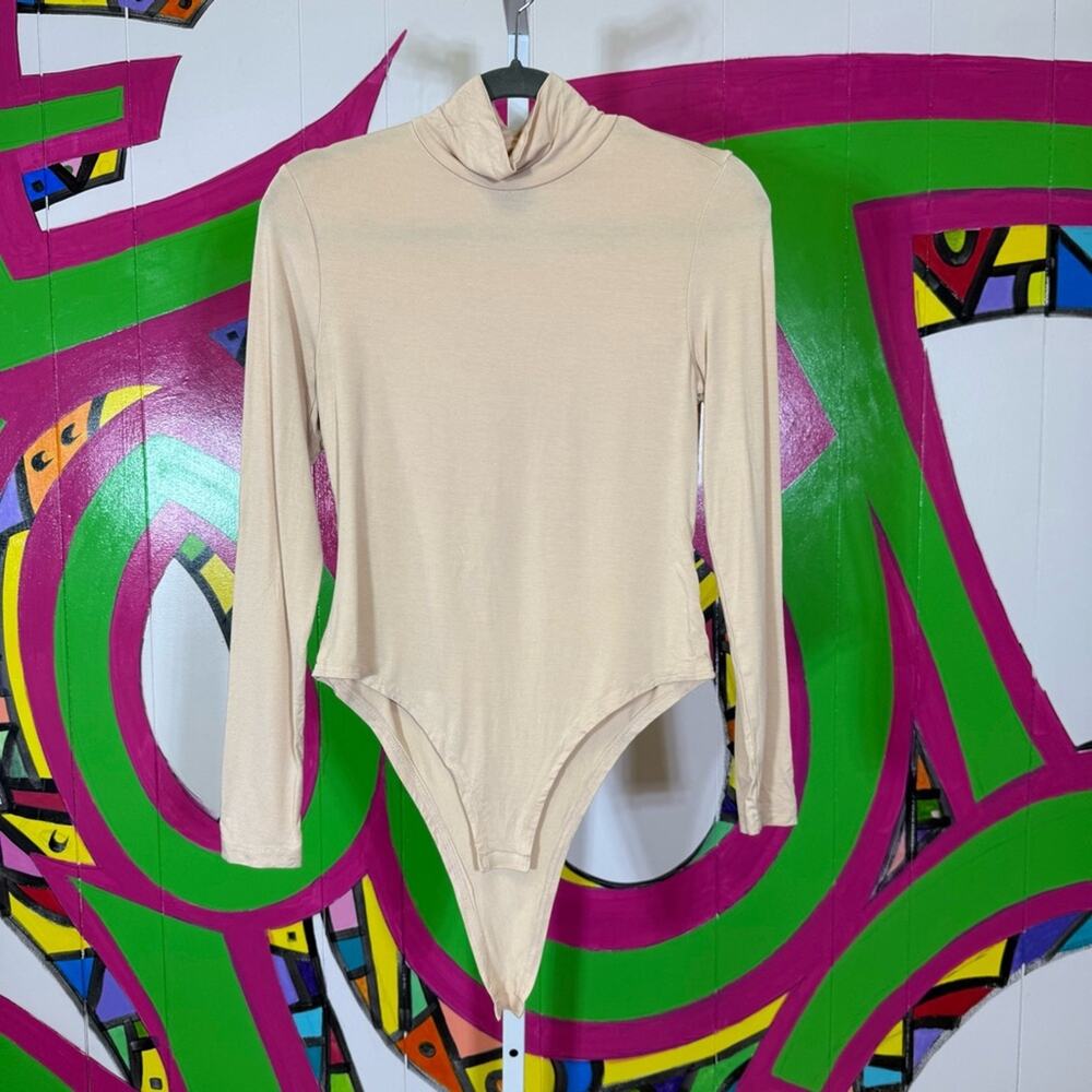 SHEIN Cream Bodysuit with High Neck and Long Sleeves. Size Large. Good used cond